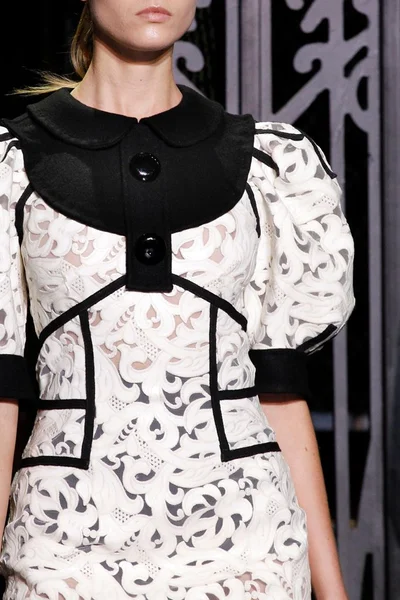 Look 183
